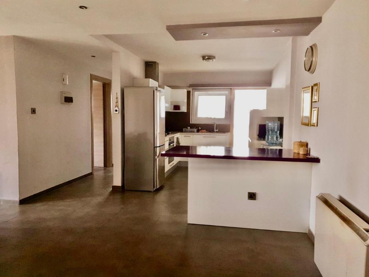 2-Bedroom Appartment In Center Nicosia Exterior photo